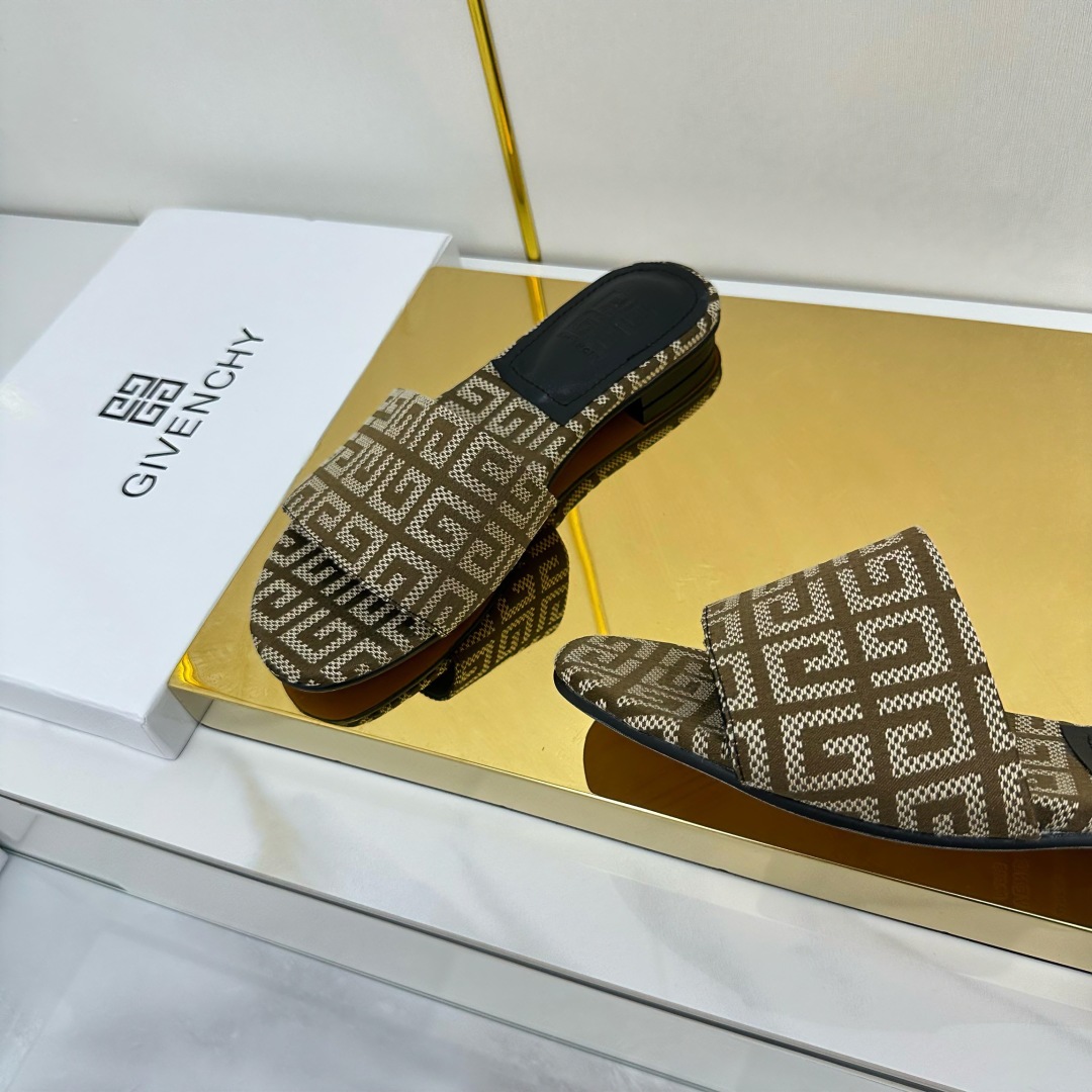 Stylish Brahma Heel Slipper in Black Cow Skin with Sheep Skin Lining. - 图片 6