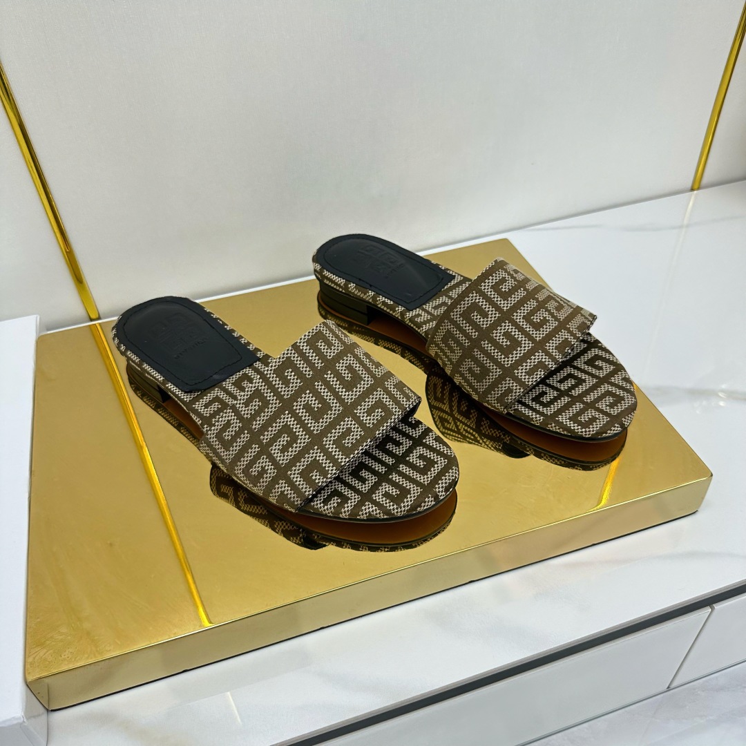 Stylish Brahma Heel Slipper in Black Cow Skin with Sheep Skin Lining. - 图片 5
