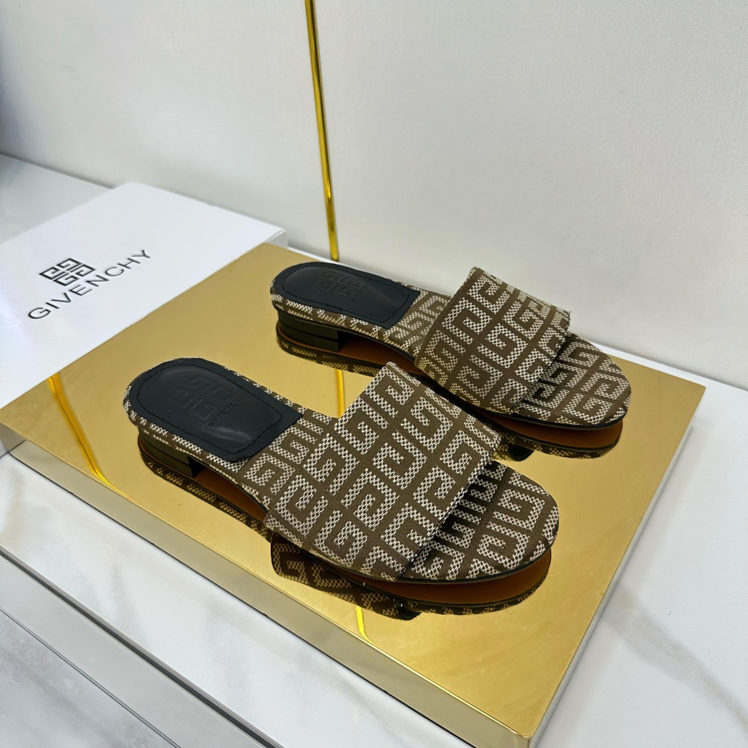 Stylish Brahma Heel Slipper in Black Cow Skin with Sheep Skin Lining. - 图片 2
