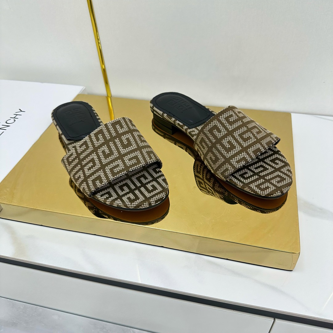 Stylish Brahma Heel Slipper in Black Cow Skin with Sheep Skin Lining. - 图片 8