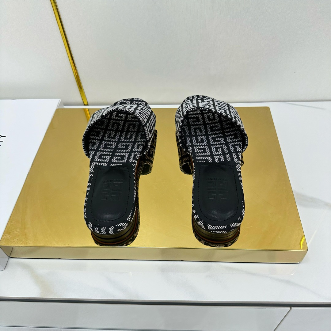 Fashionable Brahma Heel Slipper: Stylish Cow Skin Sandals with Sheep Skin Lining - 图片 8