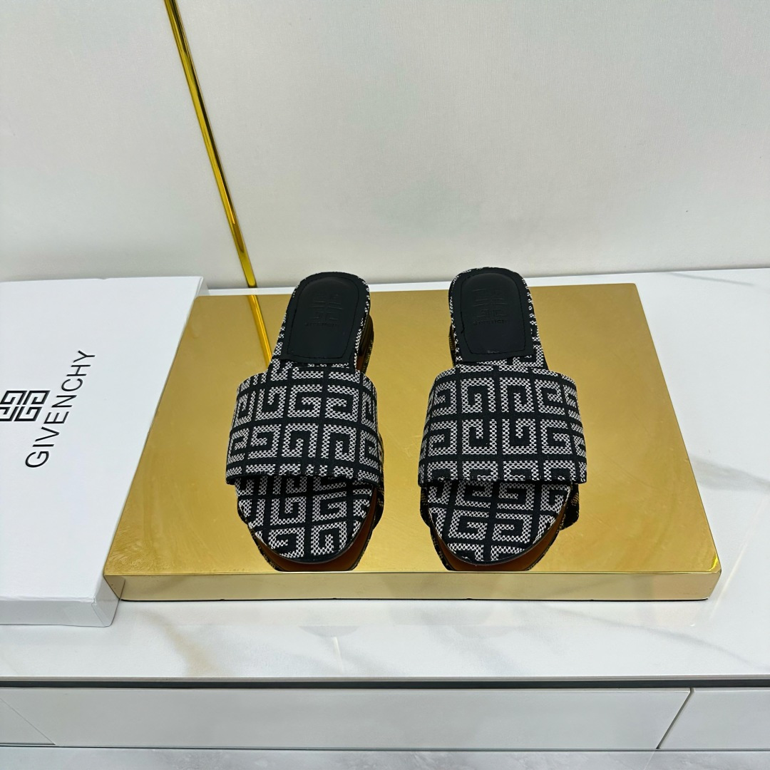 Fashionable Brahma Heel Slipper: Stylish Cow Skin Sandals with Sheep Skin Lining - 图片 3