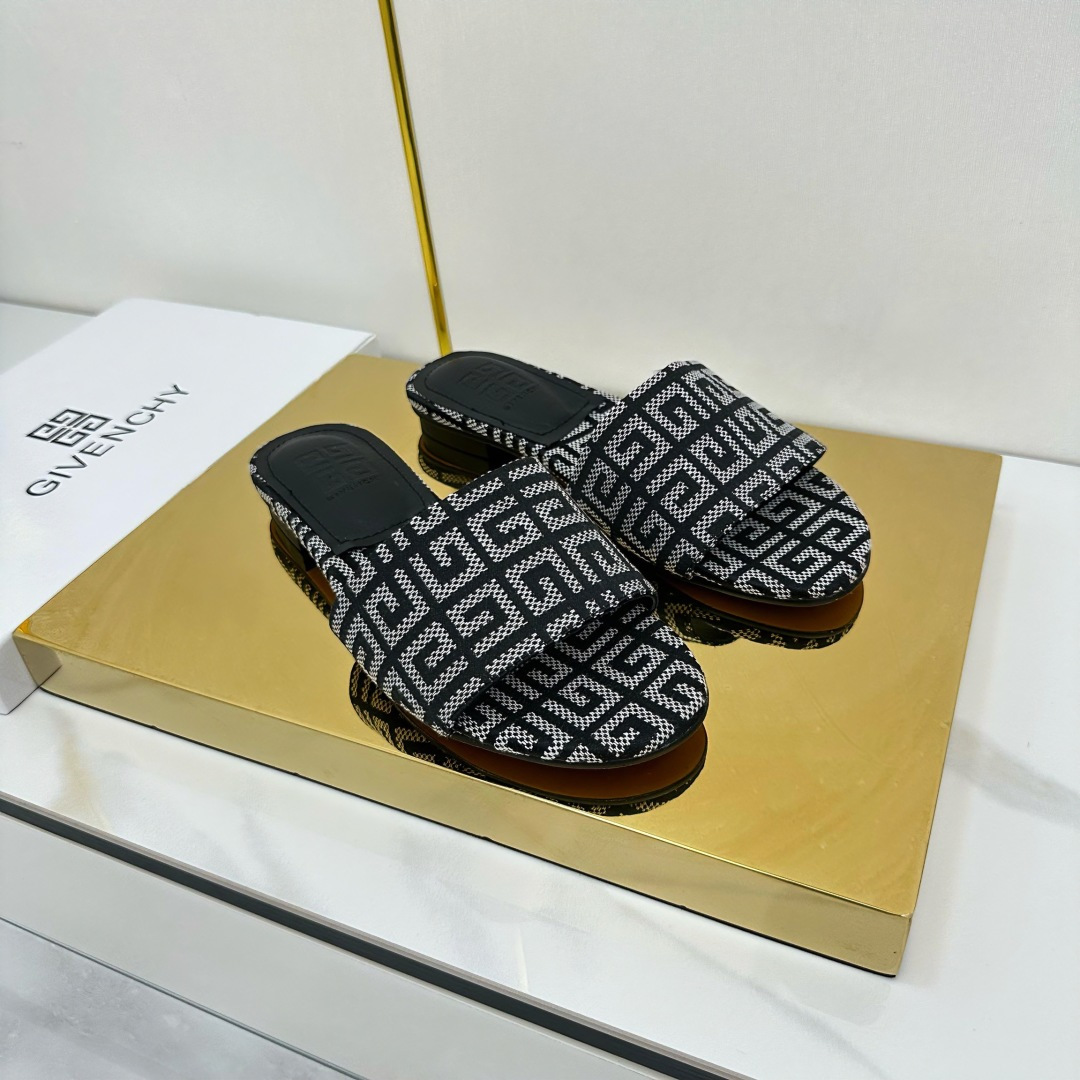 Fashionable Brahma Heel Slipper: Stylish Cow Skin Sandals with Sheep Skin Lining - 图片 2
