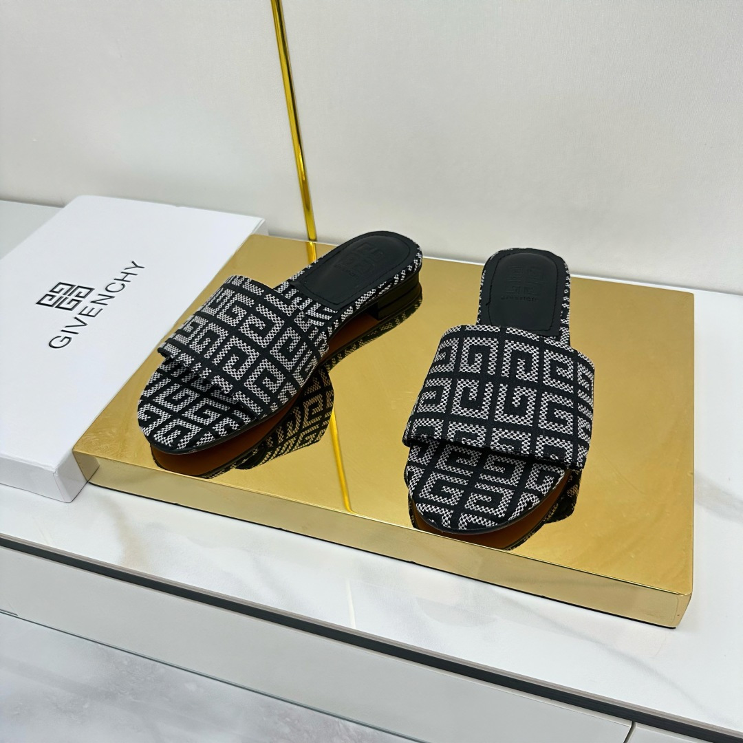 Fashionable Brahma Heel Slipper: Stylish Cow Skin Sandals with Sheep Skin Lining - 图片 4