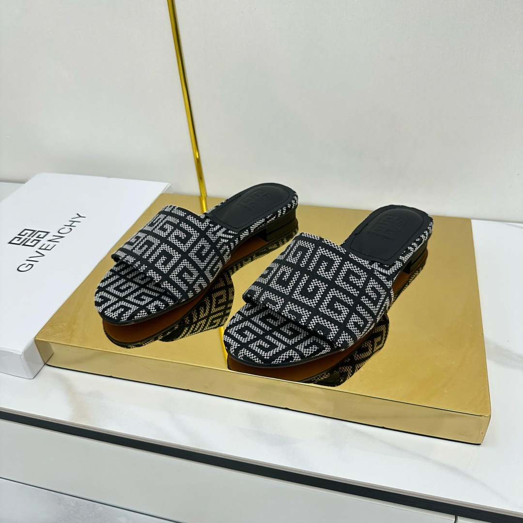 Fashionable Brahma Heel Slipper: Stylish Cow Skin Sandals with Sheep Skin Lining - 图片 5