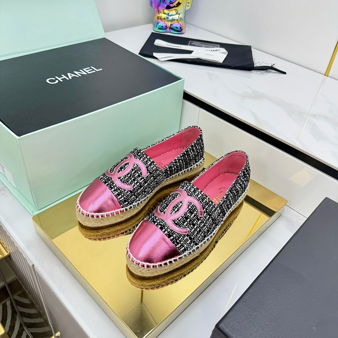 CHANEL 渔夫鞋 シンプルデザインと高級素材