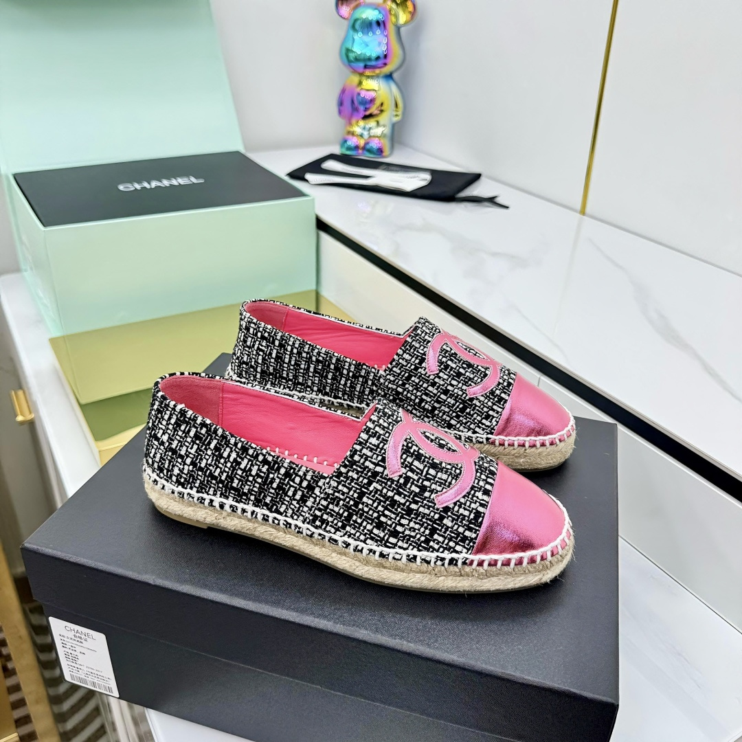 CHANEL 渔夫鞋 シンプルデザインと高級素材