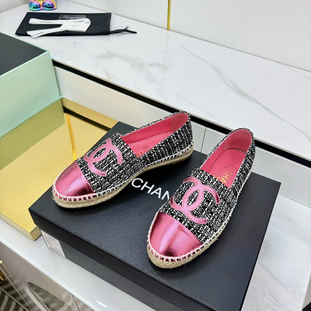 CHANEL 渔夫鞋 シンプルデザインと高級素材