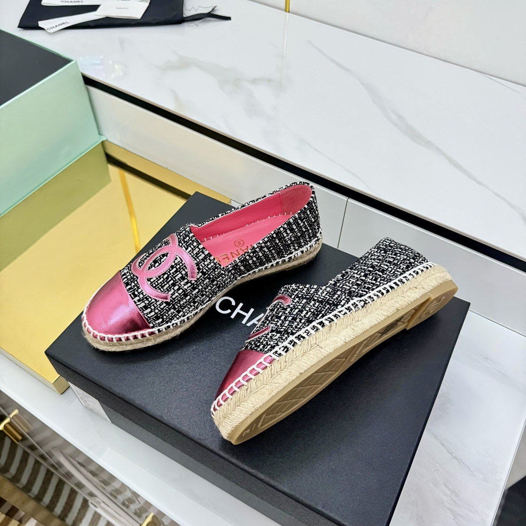 CHANEL 渔夫鞋 シンプルデザインと高級素材