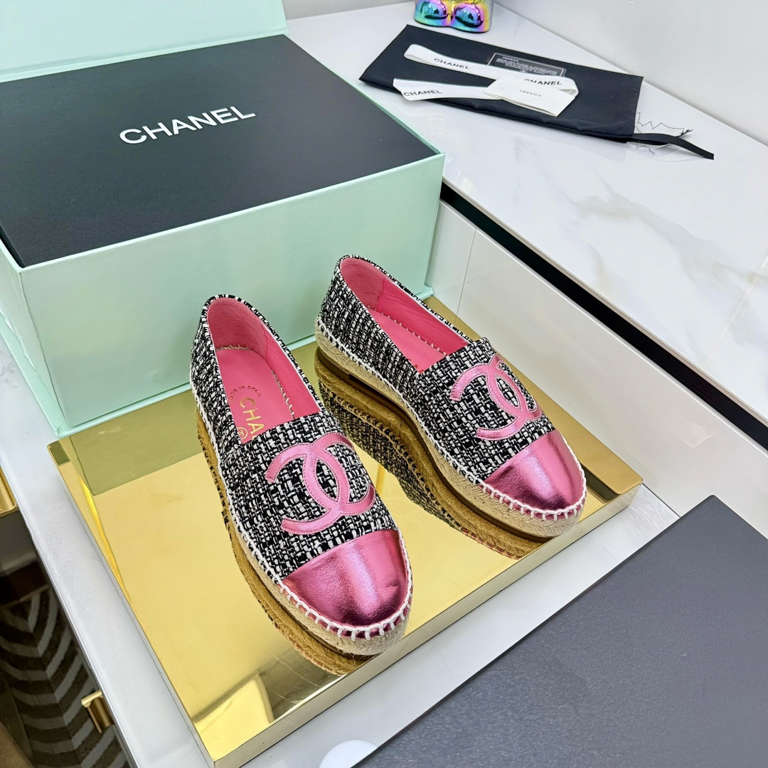 CHANEL 渔夫鞋 シンプルデザインと高級素材