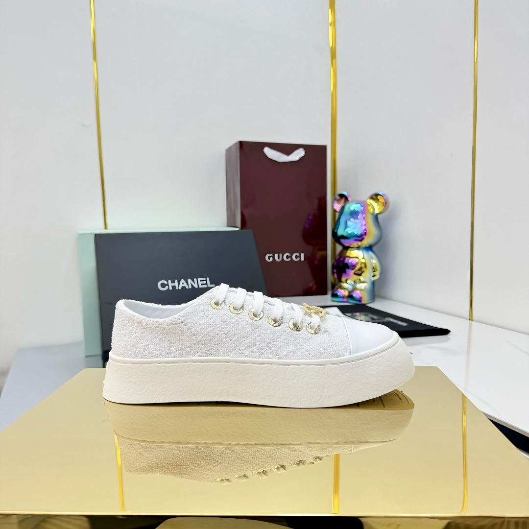 Chanel香奈儿 230皮面528 スポーティシックな布面スニーカー