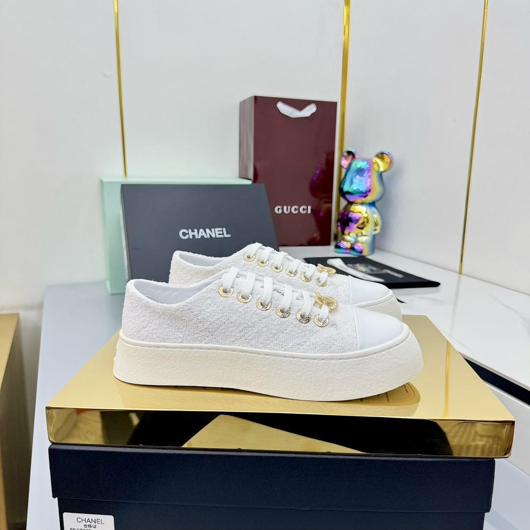 Chanel香奈儿 230皮面528 スポーティシックな布面スニーカー