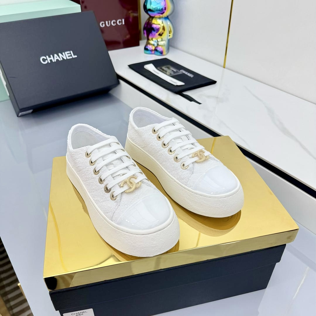 Chanel香奈儿 230皮面528 スポーティシックな布面スニーカー