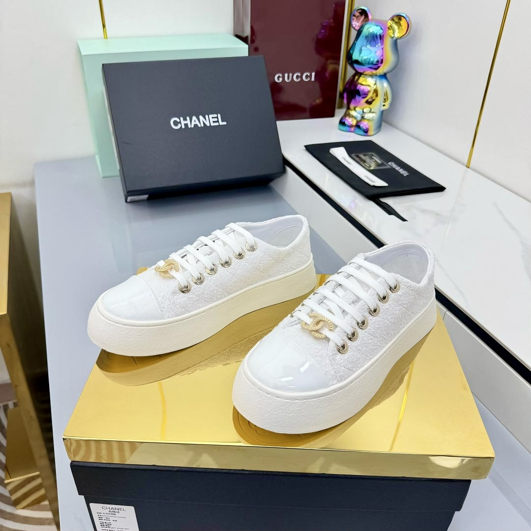 Chanel香奈儿 230皮面528 スポーティシックな布面スニーカー