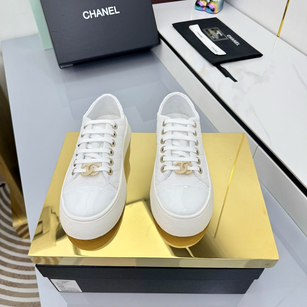 Chanel香奈儿 230皮面528 スポーティシックな布面スニーカー