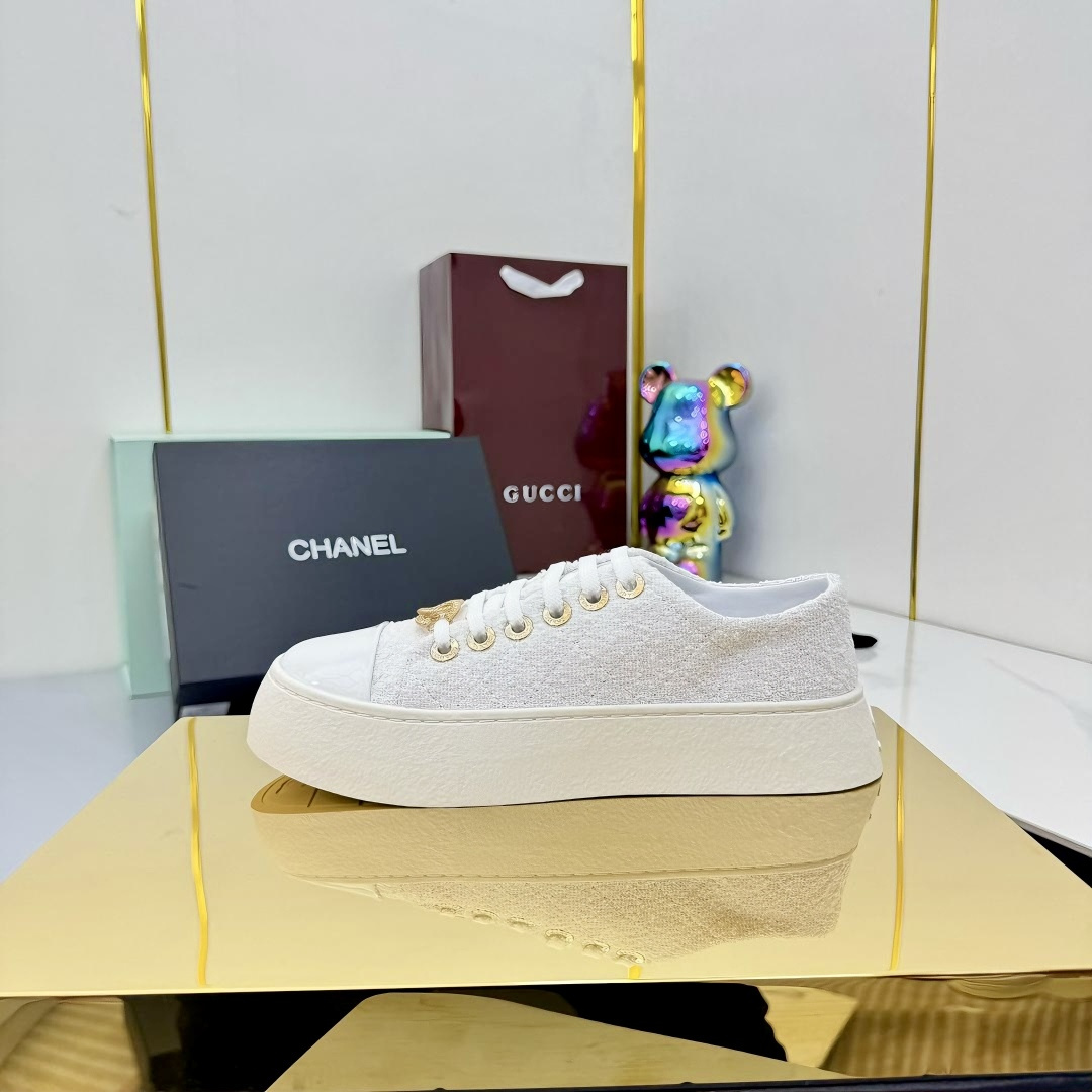 Chanel香奈儿 230皮面528 スポーティシックな布面スニーカー