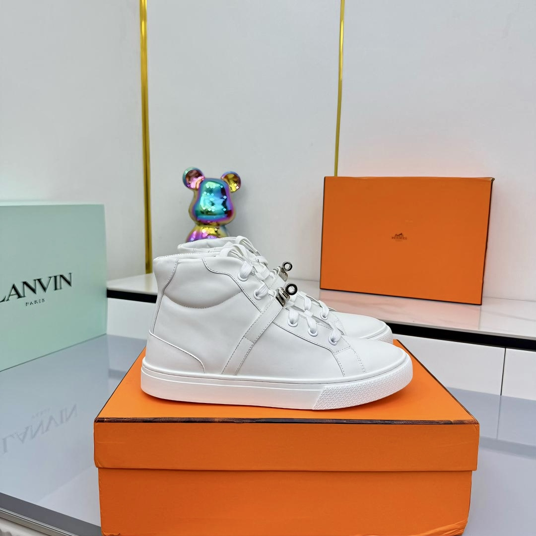 NO:439289,,High-top casual shoes HE*M^S latest Kelly shoe button casual shoes are online!  Purchase level quality!  The H family rarely produces flat casual shoes and is a style that is matched with classic palladium-plated Kelly shoe buckles!  Create a fashionable urban style, which reflects Hermes' noble and elegant style!  Material selection fabric imported cowhide, inner lining + foot pad imported sheepskin, original mold opening custom sole, size 35-40 (41 custom made), casual shoes/sports shoes, hermes, sneakers, cowhide, sheepskin19860909,高帮休闲鞋HE*M^S最新Kelly鞋扣休闲鞋上线！代购级别品质！H家族很少出平底休闲鞋而且是搭配经典镀钯Kelly鞋扣的款式！打造时尚都市造型,非常体现爱马仕高贵典雅风格！ 选材面料进口牛皮 内里+垫脚进口羊皮 原版开模定制大底 尺码35-40（41定做）,休闲鞋/运动鞋,hermes,sneakers,cowhide,sheepskin,Women's Shoes