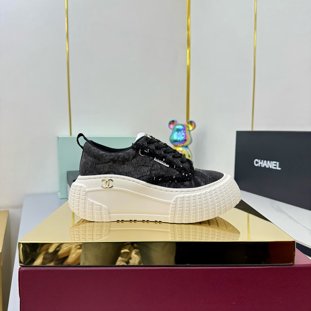 NO:489538,Chanel bread shoes ~Original calfskin panda shoes Chanel Chanel 25C latest hits Panda black and white sneakers casual shoes Xiaoxiang hot items Classic black and white Panda color matching coco girls necessary to buy Fabric: Original custom mixed-bred sheepskin Inner: Original imported breathable net Outsole: Original open mold rubber + TPU combination Size: Women's model 35-41 Shopping now Shopping now, casual shoes/sports shoes, chanel, chanel, sneakers, cowhide, sheepskin19860909香奈儿面包鞋  ～原版小牛皮熊猫鞋 Chanel 香奈儿 25C 最新爆款 熊猫 黑白 运动鞋 休闲板鞋 小香 爆款单品 经典黑白 熊猫配色 coco女孩必要入款 面料: 原版定制混种羊皮 内里: 原版进口透气网里 大底: 原版开模橡胶+TPU组合 Size: 女款35-41 立即抢购 立即抢购,休闲鞋/运动鞋,chanel,chanel,sneakers,cowhide,sheepskin,Women's Shoes