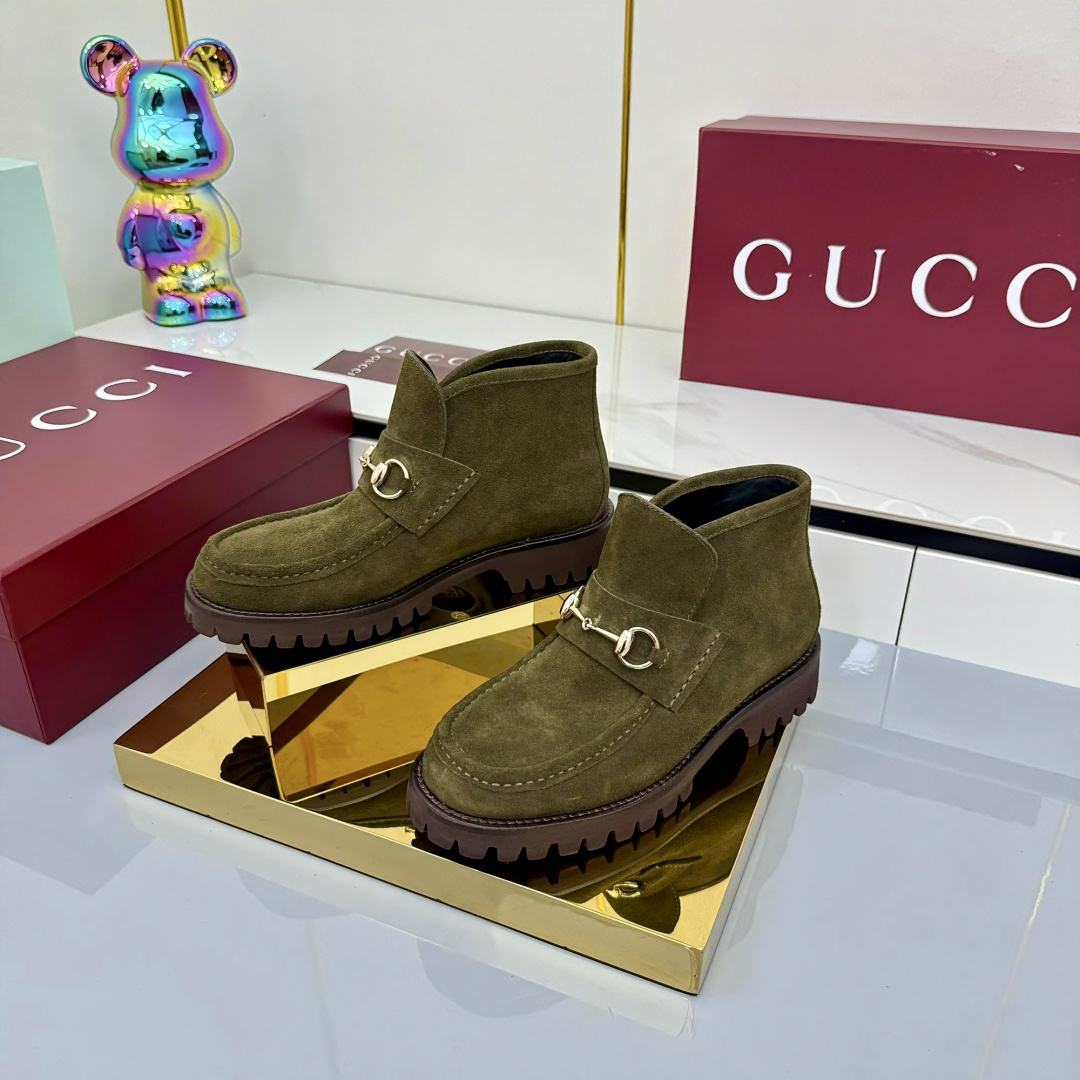 NO:489448,2025 new version of Gucci GUCCI versatile strap Martin boots, heel height 5cm, fabric top layer cowhide inner/foot pad sheepskin. The outsole is made of foam large sole material, color black / size 35-41, boots, gucci, gucci, boots, cowhide, sheepskin198609092025新版古驰GUCCI百搭绑带马丁靴 跟高5cm 面料头层牛皮 内里/垫脚羊皮里. 大底是发泡大底材质 颜色黑色 / 码数35-41,靴子,gucci,gucci,boots,cowhide,sheepskin,Women's Shoes