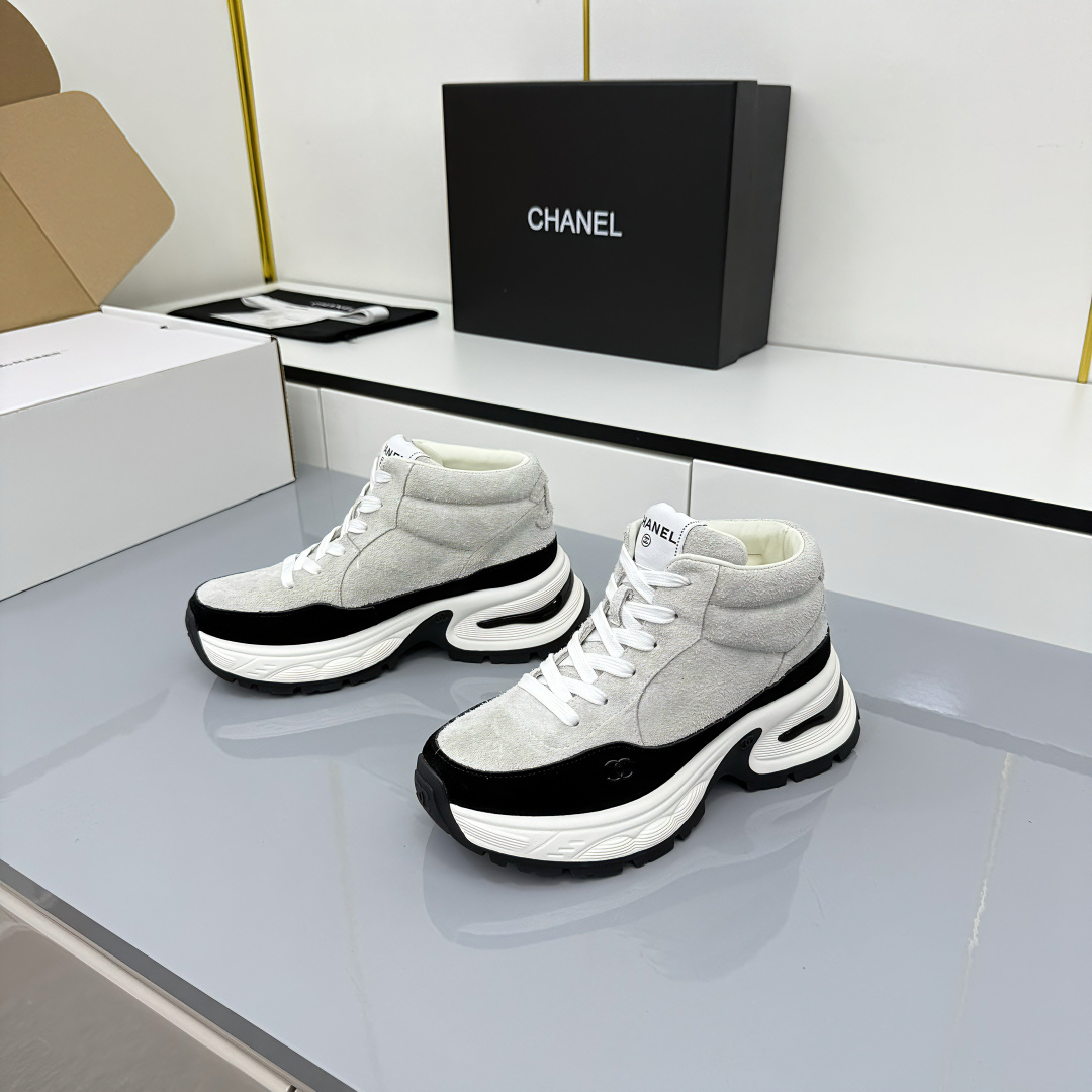 NO:562369,Chanel bread shoes ~ Original calfskin panda shoes Chanel Chanel 25C Latest hot style Panda Black and White Sports Shoes Casual sneakers Xiaoxiang Hot item Classic black and white Panda color coco girls must pay for it Fabric: Original customized mixed sheepskin Lining: Original imported breathable mesh Outsole: Original molded rubber + TPU combination Size: Women's 35-41 Buy now  Buy now, casual shoes/sports shoes, chanel, chanel, sneakers, cowhide, sheepskin19860909香奈儿面包鞋  ～原版小牛皮熊猫鞋 Chanel 香奈儿 25C 最新爆款 熊猫 黑白 运动鞋 休闲板鞋 小香 爆款单品 经典黑白 熊猫配色 coco女孩必要入款 面料: 原版定制混种羊皮 内里: 原版进口透气网里 大底: 原版开模橡胶+TPU组合 Size: 女款35-41 立即抢购 立即抢购,休闲鞋/运动鞋,chanel,chanel,sneakers,cowhide,sheepskin,Women's Shoes