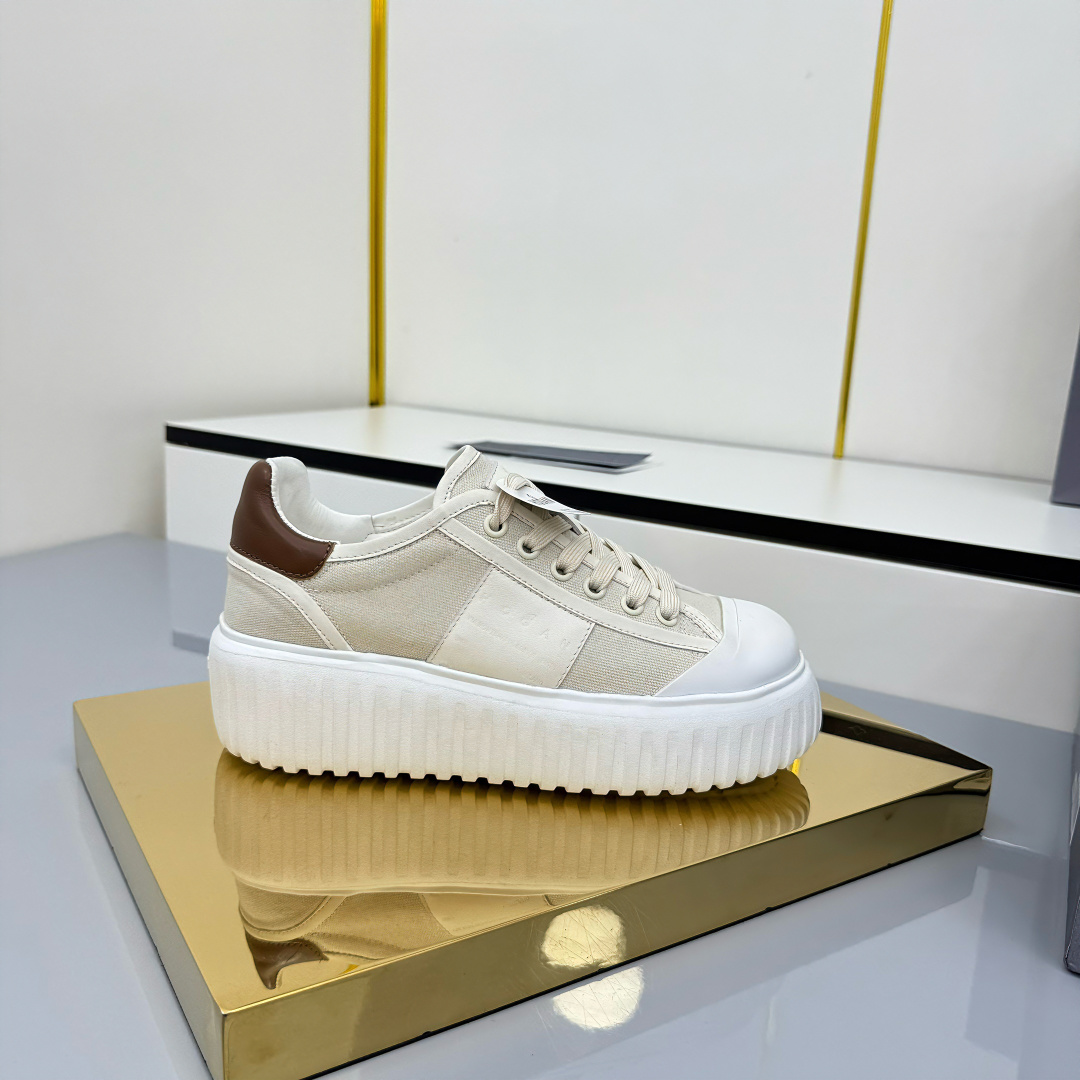 NO:594128,Hot men's size, hot... HOGAN's new style, [strong][strong] same style for male and female couples, fashionable round-toe genuine leather lace-up  , sporty and casual, the thick sole makes you instantly grow 55mm taller when wearing it. Silk cowhide edging, contrasting color splicing, smooth lines outline the simple beauty of the new era, large sole toe cap, [strong][strong][applause][applause], logo embossed on the tongue, high-elastic insole can make your feet beautiful and comfortable, a classic  Trendy shoes never go out of style, you and he deserve it. [Applause][Applause][Applause][Applause], Men and women couples size 36-44 (35/45 customized, non-refundable) [strong][strong][strong], casual shoes/sports shoes, hogan, sneakers, cowhide19860909爆男码 爆爆……霍根HOGAN新款,[强][强]男女情侣同款、时尚圆头真皮系带 ,运动休闲,厚底让你穿上瞬间长高55mm.绸织牛皮包边,撞色拼接,流畅线条勾画出新时代简约的美感,大底包头,[强][强][鼓掌][鼓掌],鞋舌置logo压花,高弹鞋垫能让你美脚舒适,一款经典潮鞋永不过时,你和他值得拥有.[鼓掌][鼓掌][鼓掌][鼓掌],男女情侣款36-44码（35/45定做不退换）[强][强][强],休闲鞋/运动鞋,hogan,sneakers,cowhide,Women's Shoes