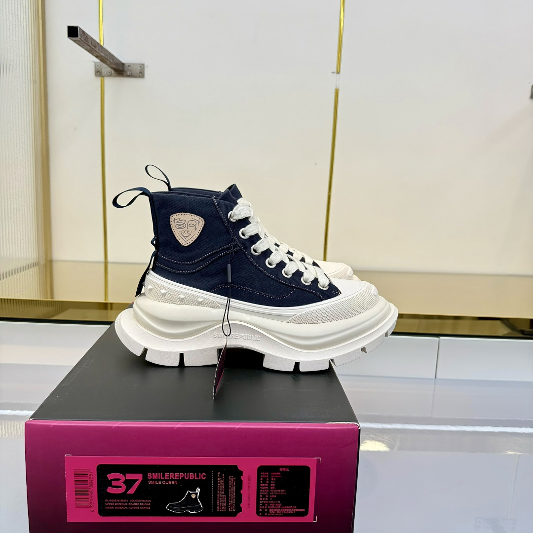 NO:653296,Couple sizes for men and women!  High-top short boots, upgraded version, new beggar shoes on the shelves SMILEREPUBLIC Thick-soled open smile canvas shoes series, the same style for Tan Jianci, Li Chen, Xu Lu, Cheng Xiao, Wang Feifei, with 'SMILE' as the source of inspiration. Mainly soft canvas design, with cut wool tassels and unique weaving techniques. Size 35-40 40-45  Buy now, casual shoes/sports shoes, boots, sneakers19860909男女码情侣款！高帮短靴 版本升级 新款乞丐鞋上架 SMILEREPUBLIC 厚底开口笑帆布鞋系列 檀健次,李晨,徐璐,程潇,王霏霏同款,以“SMILE”为灵感来源 主打柔软的帆布设计 有裁切的羊毛流苏与独特编织技艺 码数35-40 40-45 立即抢购,休闲鞋/运动鞋,boots,sneakers,Women's Shoes