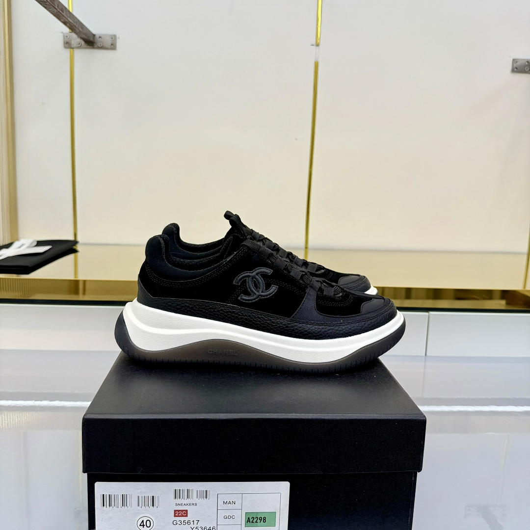 NO:667799,Chanel casual sneakers ~ Original calfskin panda shoes Chanel Chanel 25C Latest hot style Panda Black and white sneakers Casual sneakers Xiaoxiang Hot item Classic black and white Panda color Coco girls must pay Fabric: Original customized mixed sheepskin Lining: Original imported breathable mesh Outsole: Original molded rubber + TPU combination Size: Women's 35-41  Buy now, casual shoes/sports shoes, chanel, chanel, sneakers, cowhide, sheepskin19860909香奈儿休闲运动鞋  ～原版小牛皮熊猫鞋 Chanel 香奈儿 25C 最新爆款 熊猫 黑白 运动鞋 休闲板鞋 小香 爆款单品 经典黑白 熊猫配色 coco女孩必要入款 面料: 原版定制混种羊皮 内里: 原版进口透气网里 大底: 原版开模橡胶+TPU组合 Size: 女款35-41 立即抢购,休闲鞋/运动鞋,chanel,chanel,sneakers,cowhide,sheepskin,Women's Shoes