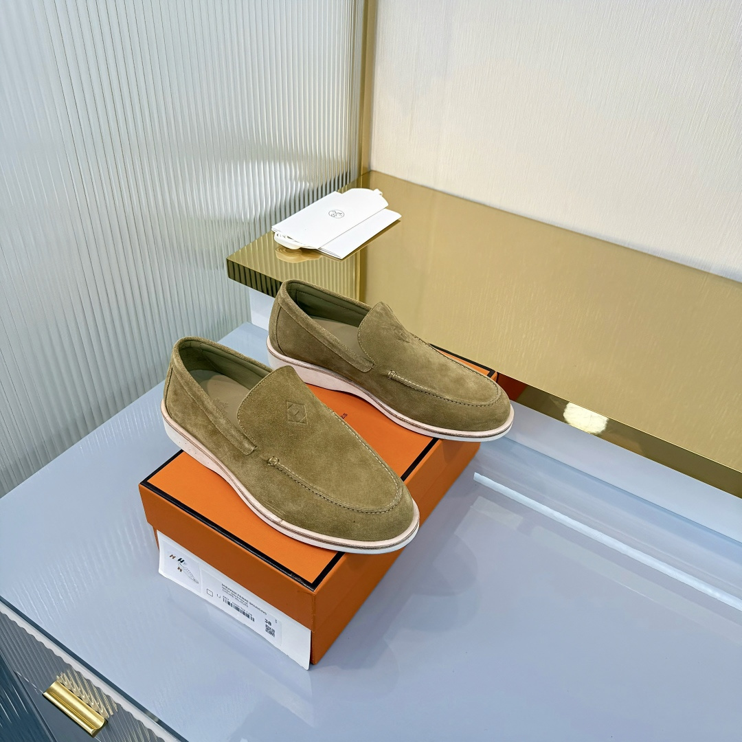 NO:681100,Hermes men's size #25ss new autumn and winter loafers + British retro design, classic and durable!  Original reverse mold last, ultimate 1:1 shape, imported high-end fabrics showing exquisite texture!  Fabric: cow suede, mixed sheep lining, outsole genuine leather welt + original TPU, bottom thickness 3CM, code size 39-45 (customized at 46.47), loafers, hermes, loafers19860909Hermes 男码# 25ss秋冬新款乐福鞋+英伦复古设计,经典耐看！原版倒模楦型,极致1:1形体,进口高端面料呈现出精致质感！ 面料牛反绒 内里混种羊里 大底真皮沿条+原版TPU 底厚3CM 码数39-45（46.47定做）,乐福鞋,hermes,loafers,Women's Shoes