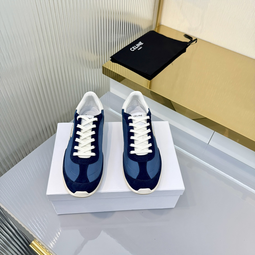 NO:694264,Celine RACER 25 latest casual sneakers. This is a pair of shoes full of street feel. It is a great continuation of the classic design. This shoe has its own unique design. The leather upper is very easy to take care of. It is slim and unique. It is unique and light on the feet. It is a must-have and versatile model for all seasons. Cow velvet upper, breathable sheepskin lining, original outsole size 35-40  Buy now, casual shoes/sports shoes, celine, celine, sneakers, sheepskin19860909Celine 赛琳 RACER 25最新 休闲 运动鞋 这是充满街头感的一双鞋子,延续经典设计非常赞 这款鞋有它自己独特的设计,皮革鞋面非常好打理,显瘦独出心裁,别具一格,上脚轻便十分舒适 四季必备百搭款 鞋面牛绒 内里透气羊皮内里 原版大底 size35-40 立即抢购,休闲鞋/运动鞋,celine,celine,sneakers,sheepskin,Women's Shoes