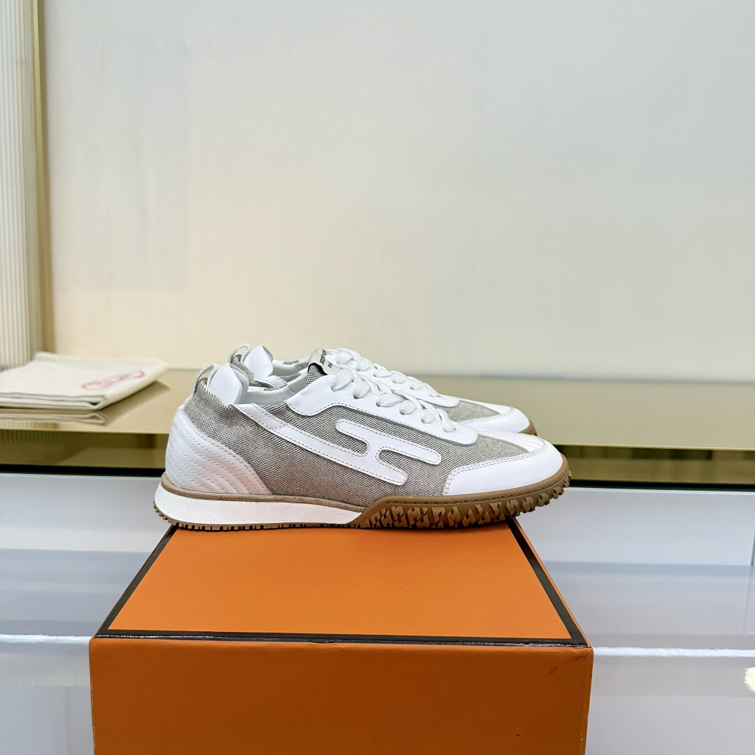 NO:694257,Men's size Hermes top version # Hermes deep series couple's white shoes casual skateboarding shoes Stylish graphic design to create a retro style Upper cowhide material Sheepskin lining Outsole TPU outsole Size 35-45 Buy now, casual shoes/sports shoes, hermes, hermes, sneakers, cowhide, sheepskin19860909男码 Hermes 顶级版本# 爱马仕deep系列情侣款小白鞋休闲滑板鞋 时尚的图形设计 打造复古风格 鞋面牛皮材质 内里羊皮里 大底tpu大底 码数35-45 立即抢购,休闲鞋/运动鞋,hermes,hermes,sneakers,cowhide,sheepskin,Women's Shoes