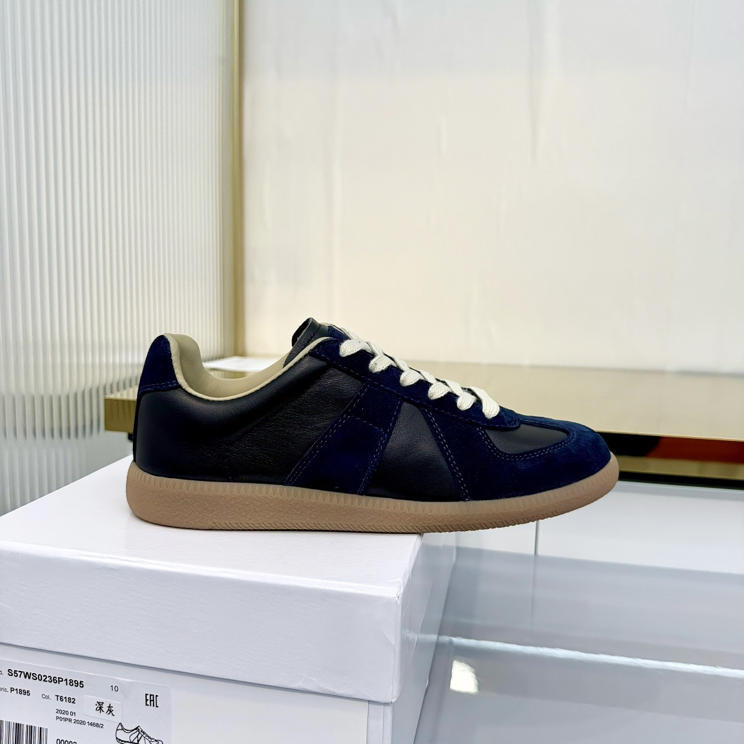 NO:747646,Female Male, top version!  !  Maison Margiela Maison Margiela, this pair of moral training is so popular, a pair of classic white shoes that all ins style bloggers have bought. They feel comfortable and easy to match. The texture is invincible, original 1:1, imported cowhide material, imported sheepskin lining, original outsole, women's model 35-40 men's model 40-44, casual shoes/sports shoes, masion margiela, sneakers, cowhide, sheepskin19860909女 男,顶级版本！！ Maison Margiela 马吉拉德训,这双德训实在太火了 ins穿搭博主都有入的一双经典小白鞋 脚感舒适又巨好搭 质感无敌好,原版1:1, 面料进口牛皮 内里进口羊皮 大底原版大底 女款35 －40男款40 －44,休闲鞋/运动鞋,masion margiela,sneakers,cowhide,sheepskin,Women's Shoes