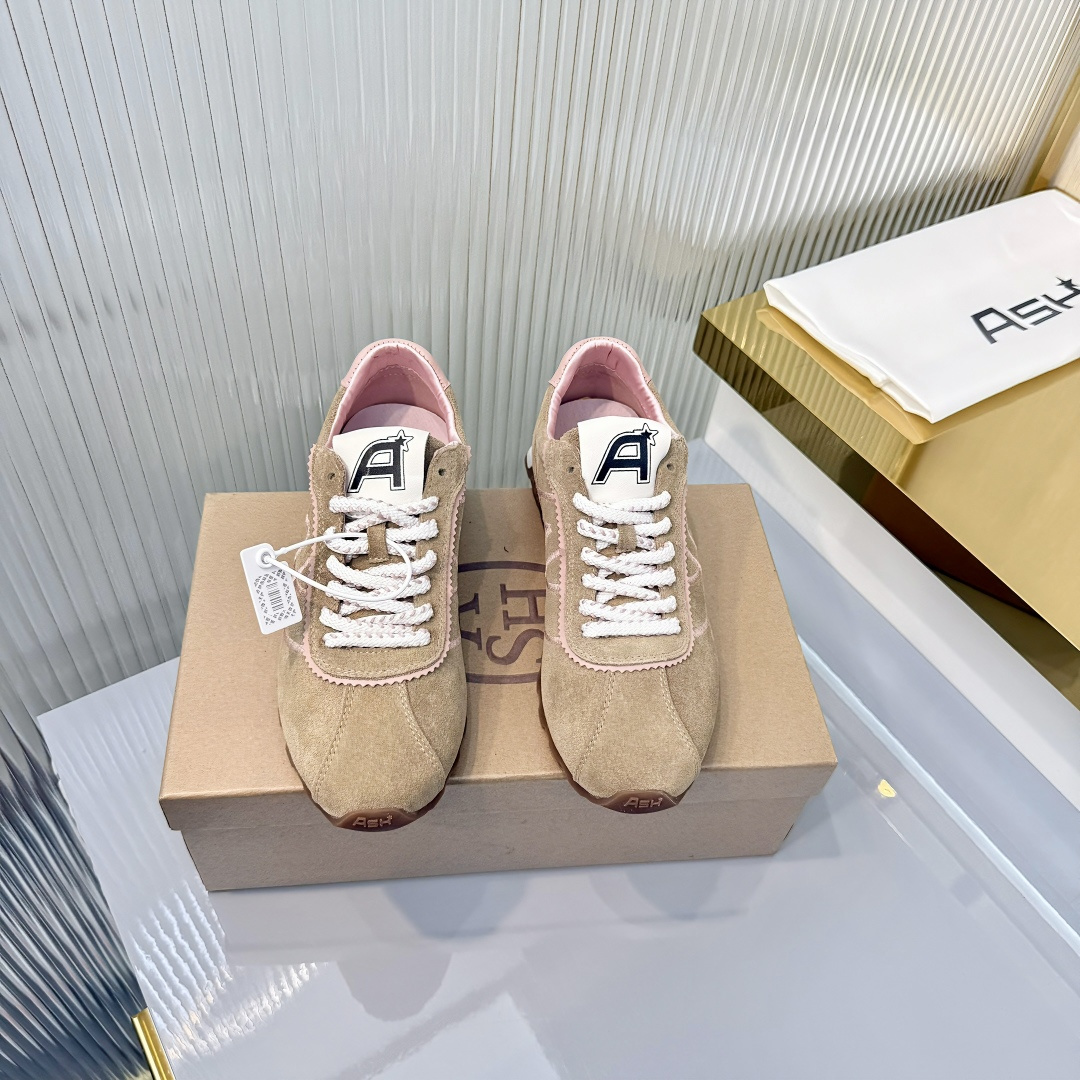 NO:747634,New ASH spring new KASAR genuine leather sports and casual shoes for women, flat, versatile, comfortable and lightweight sneakers. Fabric: cow suede. Sole rubber + foam combination outsole. Silk cloth lining. Number of yards: 35-40 (40 customized). Buy now, casual shoes/sports shoes, sneakers.19860909上新ASH  春季新款KASAR真皮运动休闲鞋女平底百搭舒适轻便板鞋 面料:牛反绒 鞋底橡胶+发泡组合大底 内里丝绸布 码数:35-40（40定制） 立即抢购,休闲鞋/运动鞋,sneakers,Women's Shoes