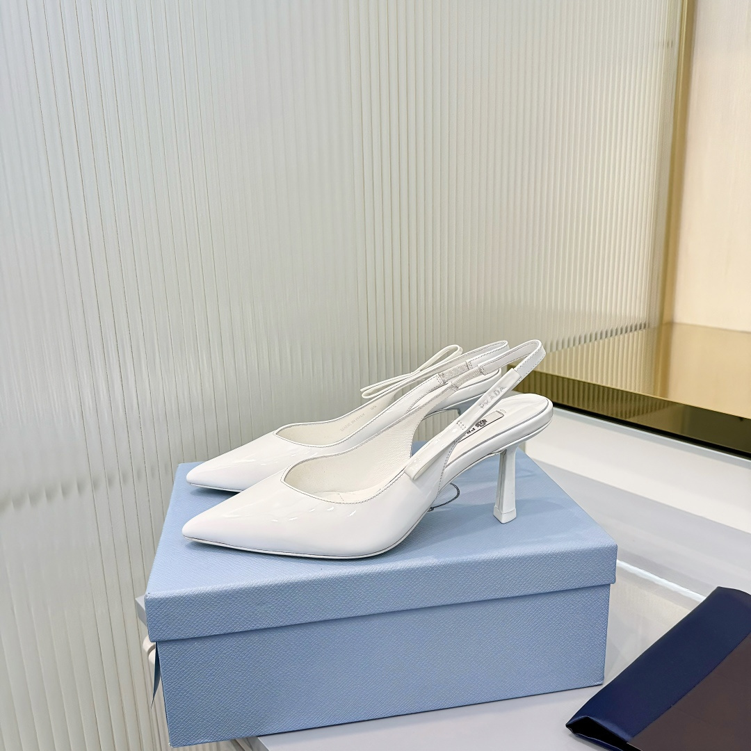 Prada PRADA/普拉达 26ss 春夏新款 粗跟 方头 单鞋 凉鞋
