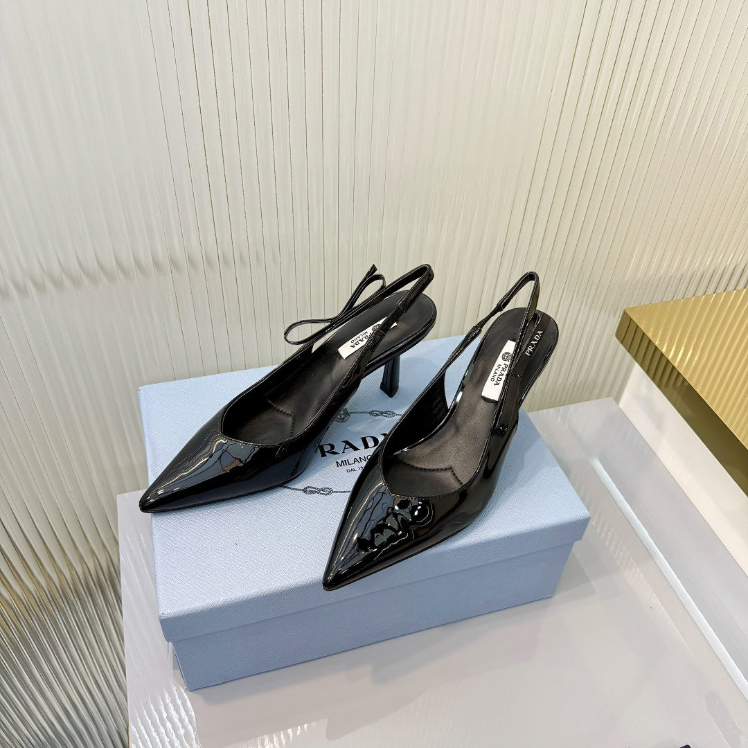 Prada PRADA/普拉达 26ss 春夏新款 粗跟 方头 单鞋 凉鞋