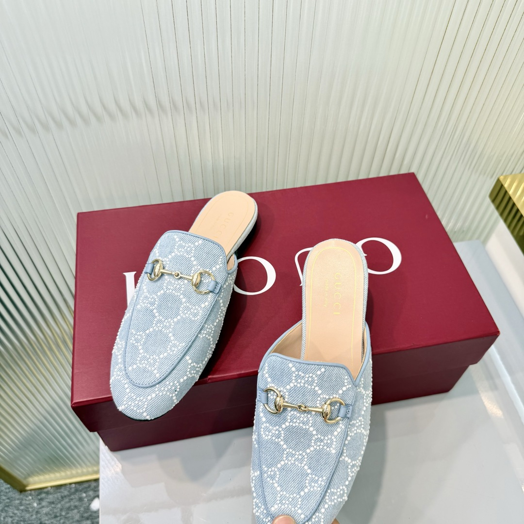 Gucci 35-42Princetown系列拖鞋自问世以来一直是Gucci的 单品 现以 材质与 图案焕新演绎