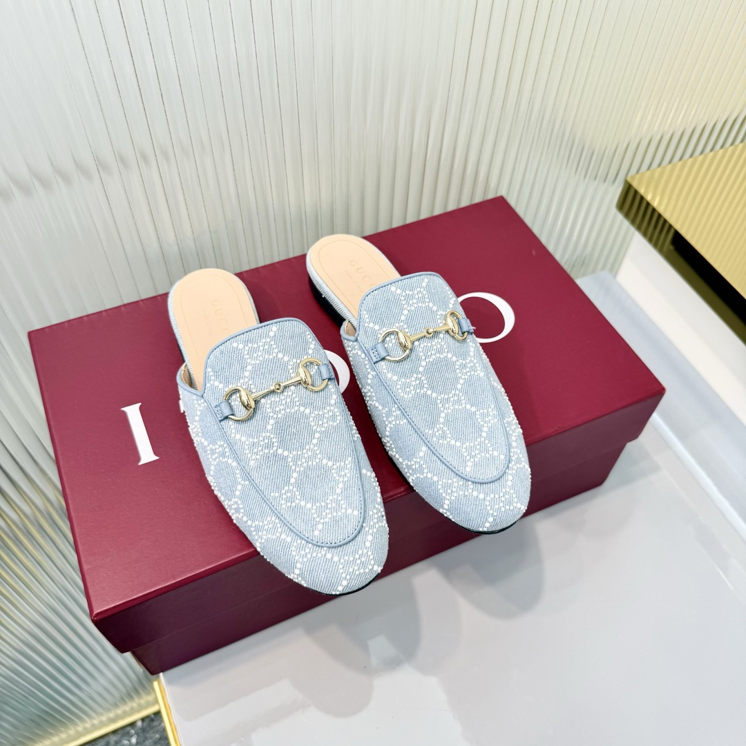 Gucci 35-42Princetown系列拖鞋自问世以来一直是Gucci的 单品 现以 材质与 图案焕新演绎