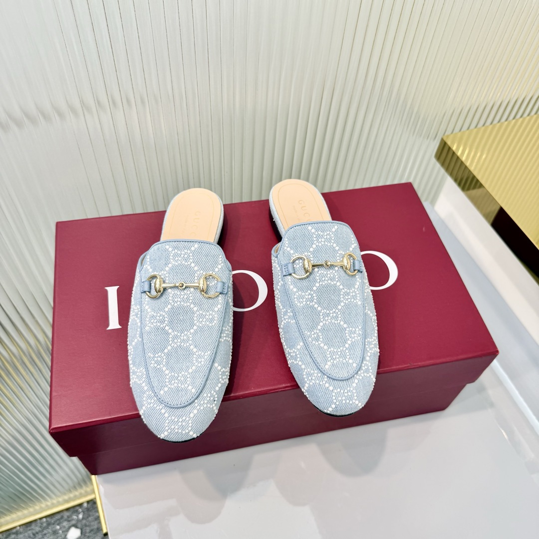 Gucci 35-42Princetown系列拖鞋自问世以来一直是Gucci的 单品 现以 材质与 图案焕新演绎