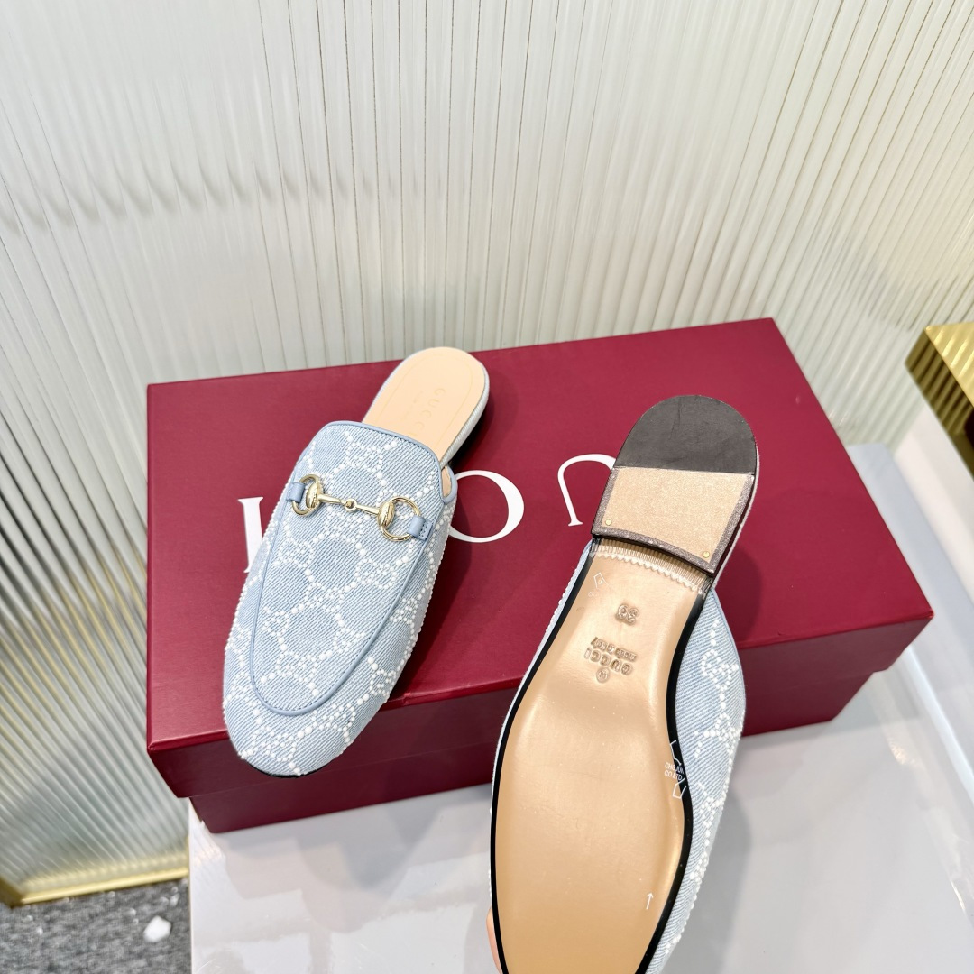 Gucci 35-42Princetown系列拖鞋自问世以来一直是Gucci的 单品 现以 材质与 图案焕新演绎