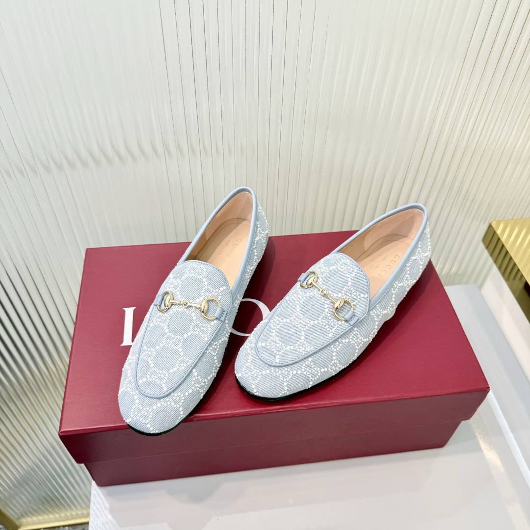 Gucci 35-42Princetown系列拖鞋自问世以来一直是Gucci的 单品 现以 材质与 图案焕新演绎