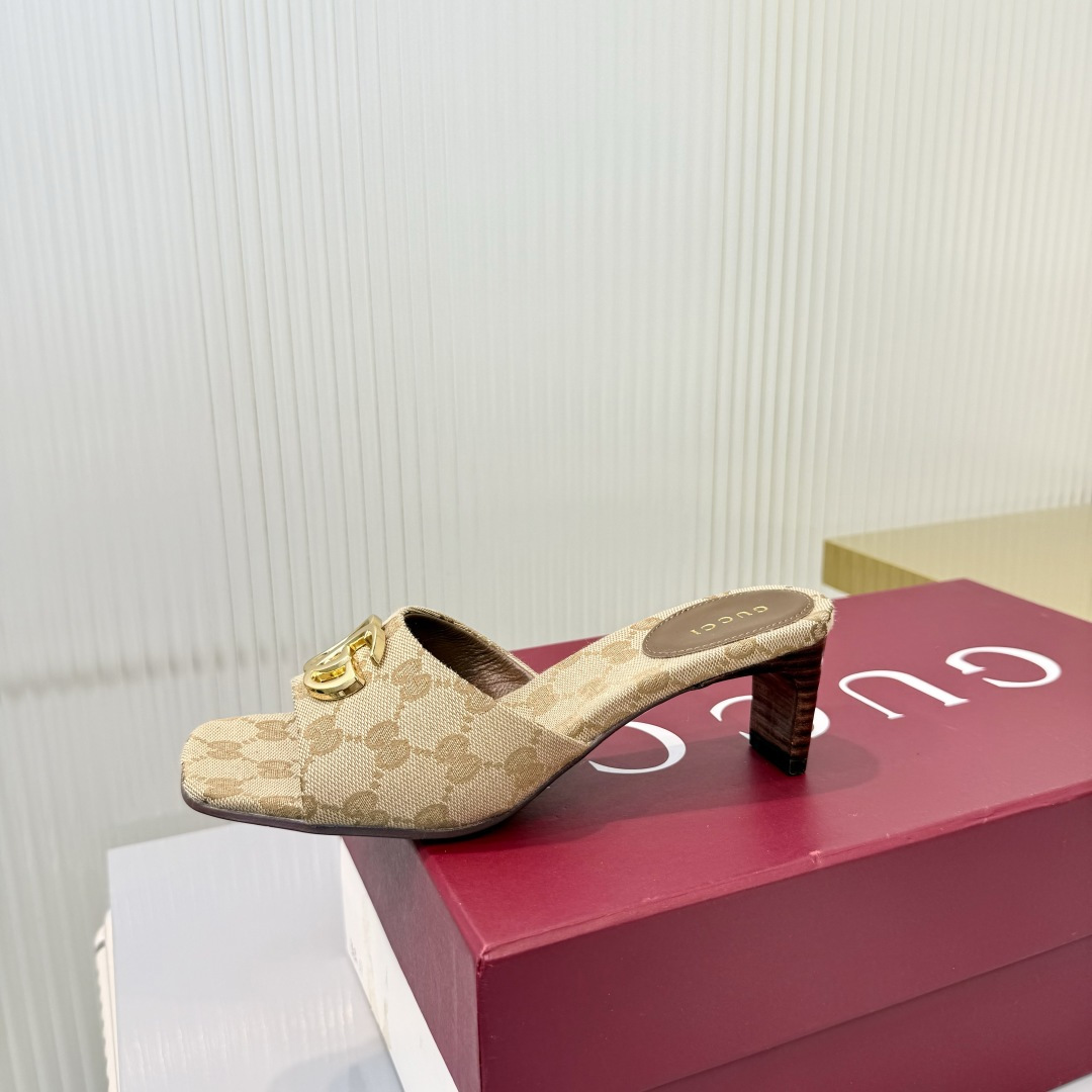 Gucci 35-42《古驰新世代》(Generation Gucci)系列深入探索品牌典藏元素