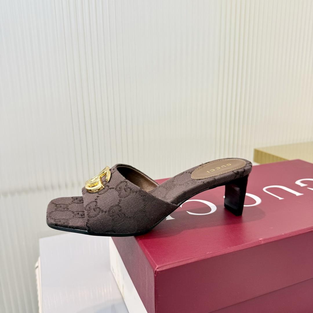 Gucci 35-42《古驰新世代》(Generation Gucci)系列深入探索品牌典藏元素