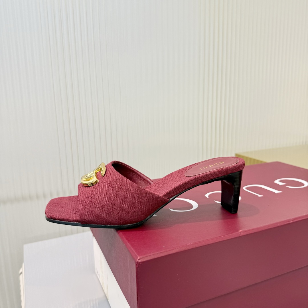 Gucci 35-42《古驰新世代》(Generation Gucci)系列深入探索品牌典藏元素