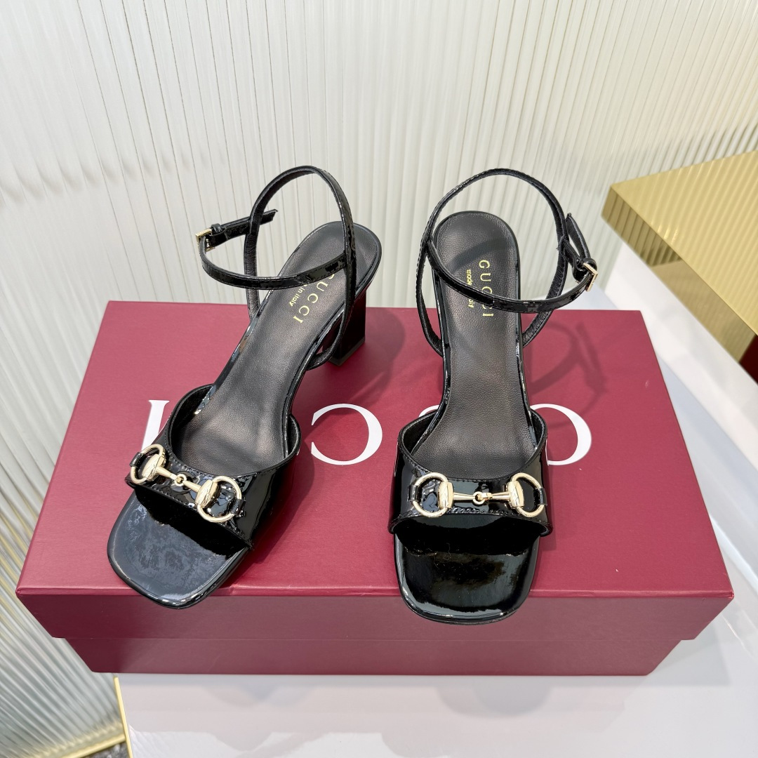 Gucci 35-42《古驰新世代》(Generation Gucci)系列深入探索品牌典藏元素