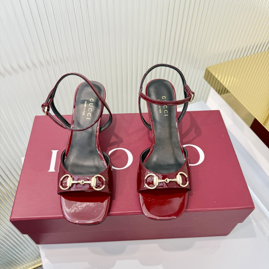 Gucci 35-42《古驰新世代》(Generation Gucci)系列深入探索品牌典藏元素