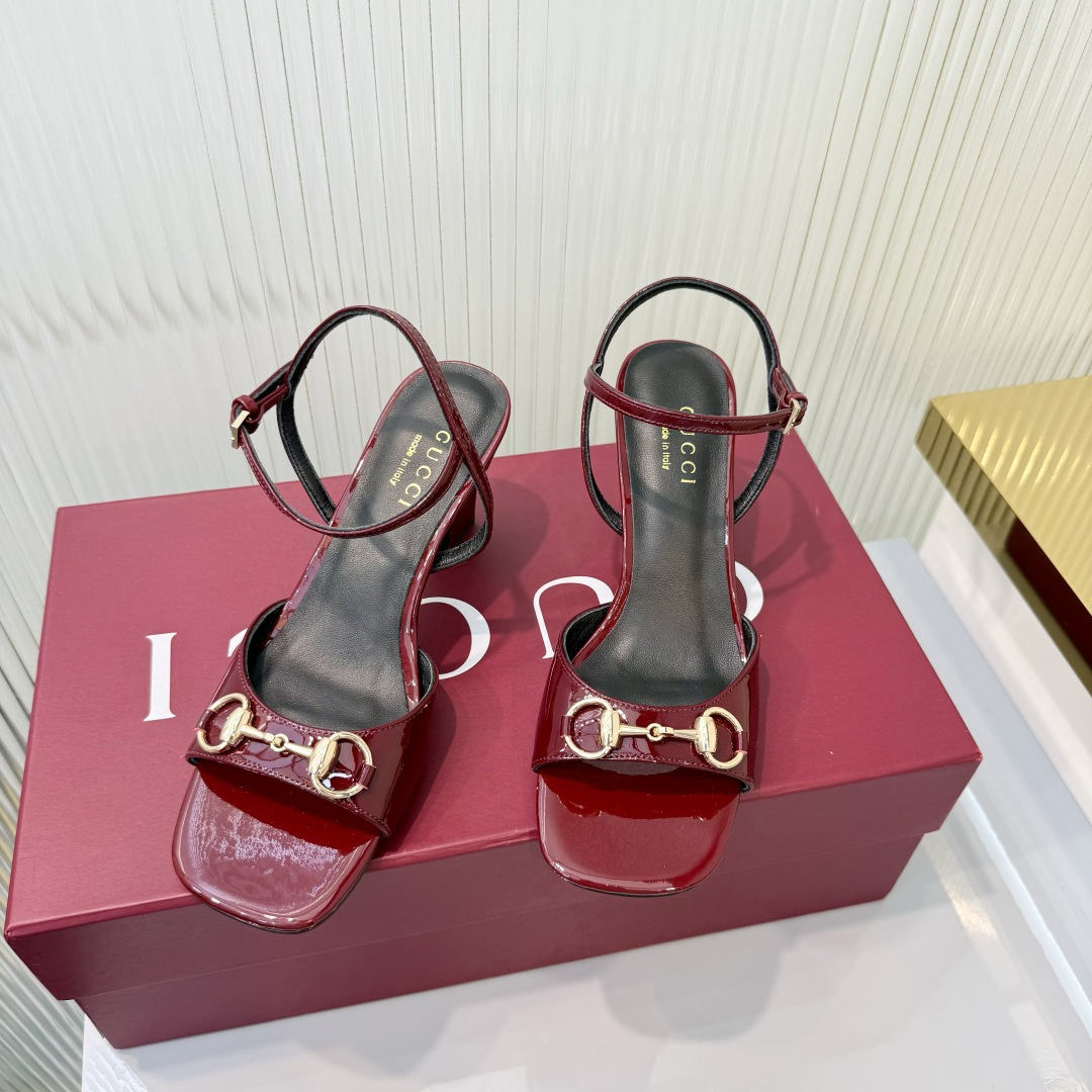 Gucci 35-42《古驰新世代》(Generation Gucci)系列深入探索品牌典藏元素