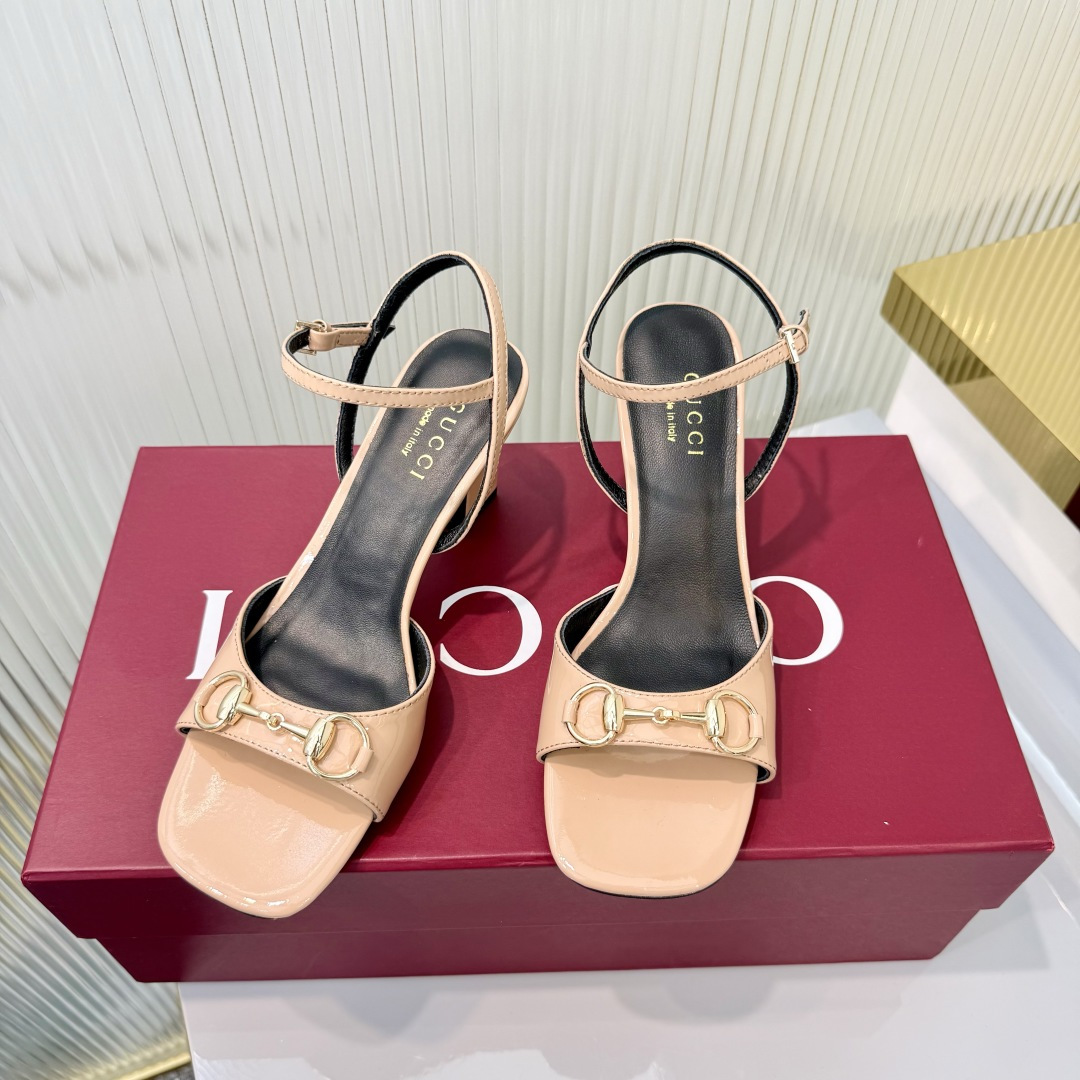 Gucci 35-42《古驰新世代》(Generation Gucci)系列深入探索品牌典藏元素