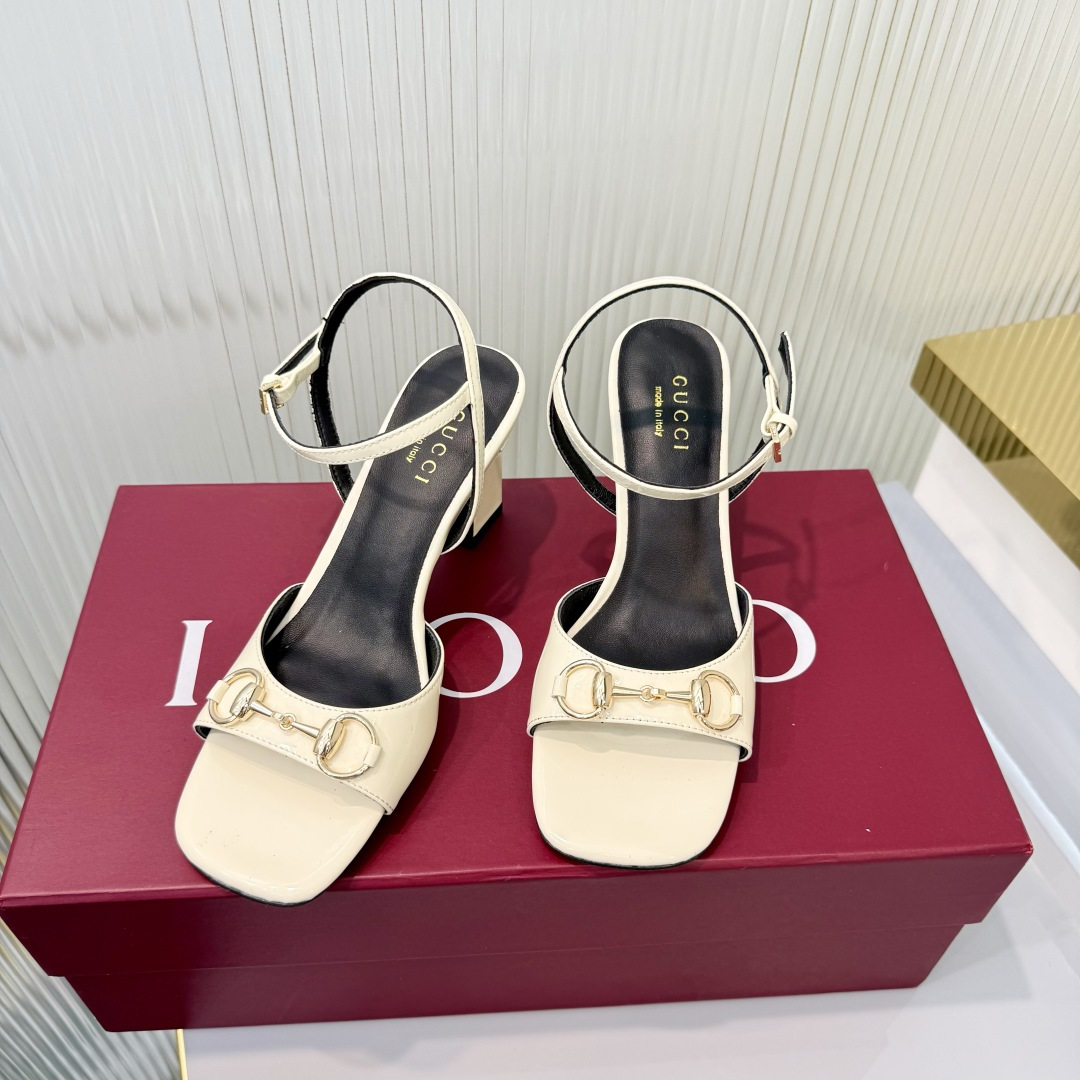 Gucci 35-42《古驰新世代》(Generation Gucci)系列深入探索品牌典藏元素