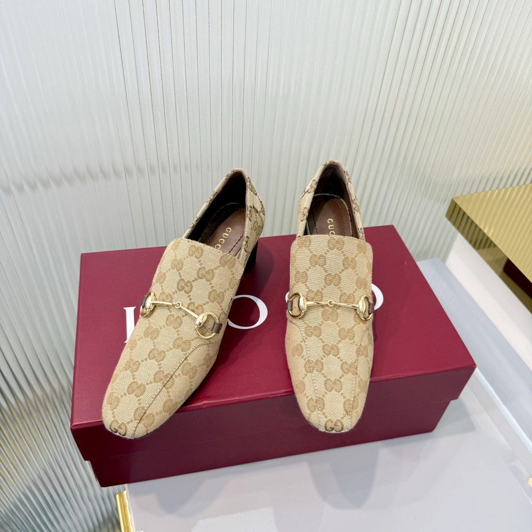 Gucci 35-42《古驰新世代》(Generation Gucci)系列深入探索品牌典藏元素