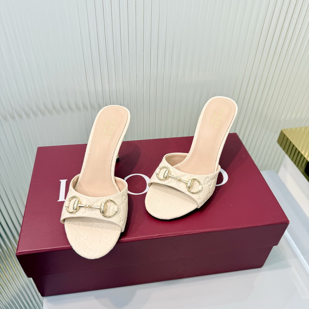 Gucci 35-42《古驰新世代》(Generation Gucci)系列深入探索品牌典藏元素