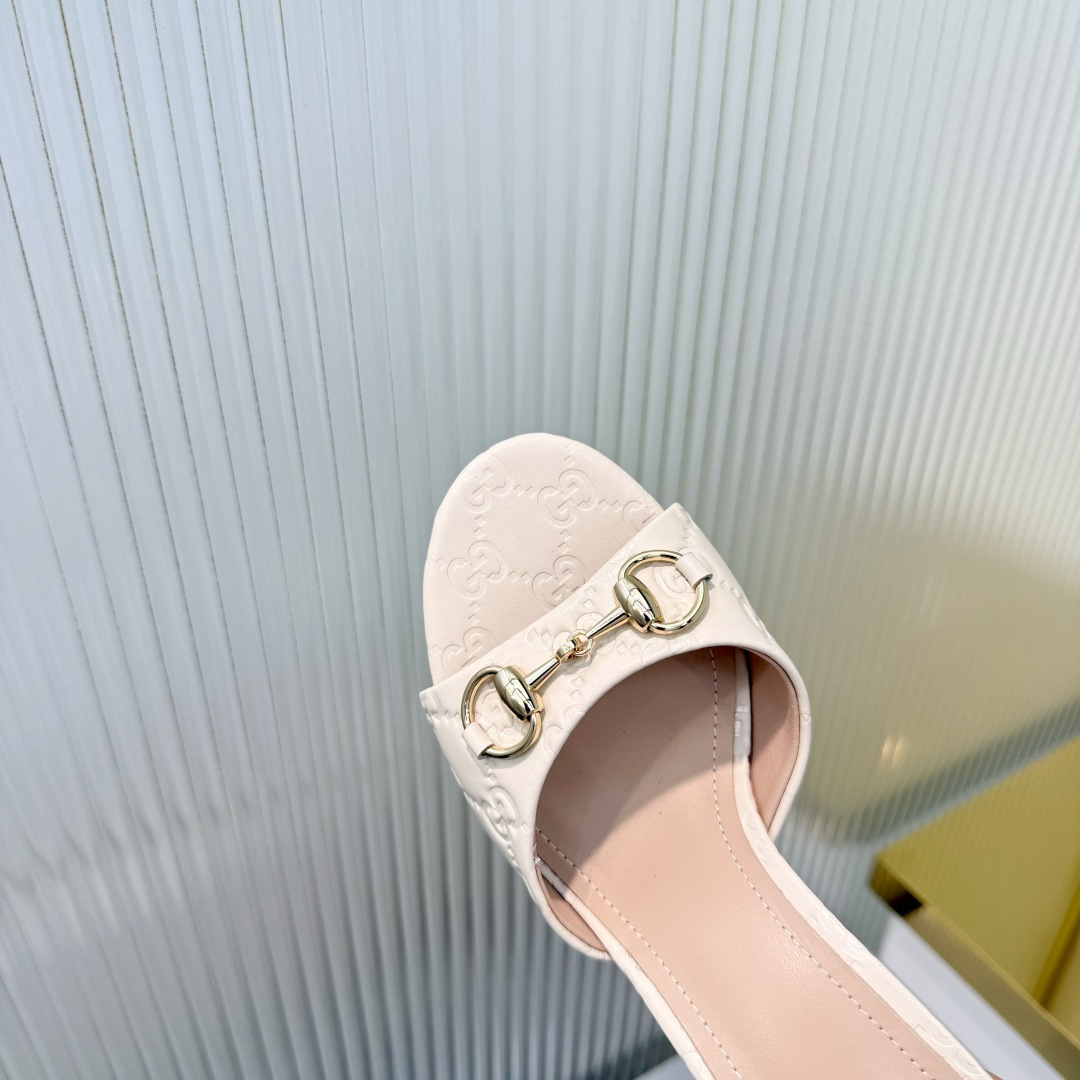 Gucci 35-42《古驰新世代》(Generation Gucci)系列深入探索品牌典藏元素
